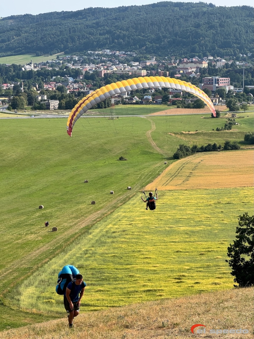 20250711_elspeedo_paragliding_beskydy_meduno_bassano_kurz_00021