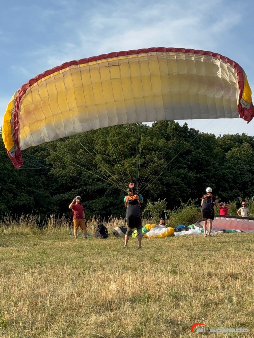 20250711_elspeedo_paragliding_beskydy_meduno_bassano_kurz_00026