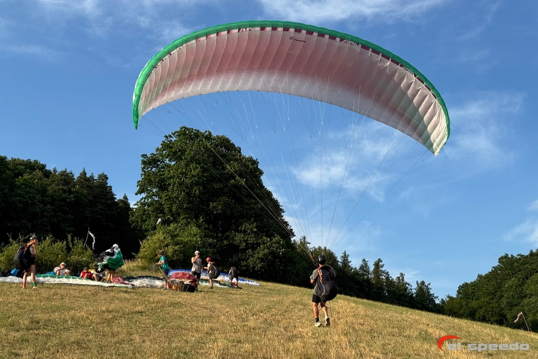 20250711_elspeedo_paragliding_beskydy_meduno_bassano_kurz_00031