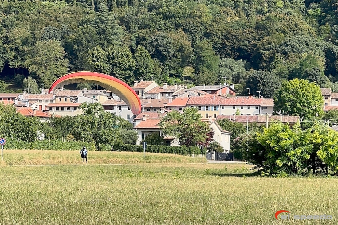 20250711_elspeedo_paragliding_beskydy_meduno_bassano_kurz_00095