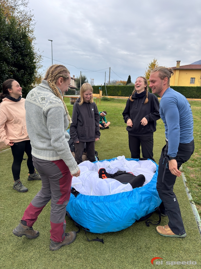 20251117_elspeedo_paragliding_italy_pokurzovky_kurz_00084