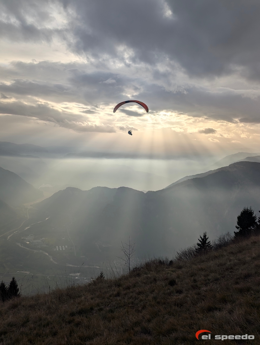 20251117_elspeedo_paragliding_italy_pokurzovky_kurz_00089